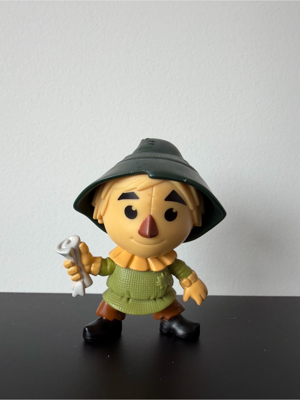 2013 McDonalds Wizard of Oz Scarecrow 75th Anniversary Happy Meal Toy Figure